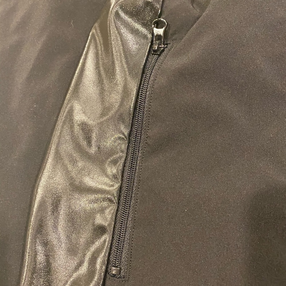 Like New Victoria’s Secret Sport Joggers - Picture 3 of 10